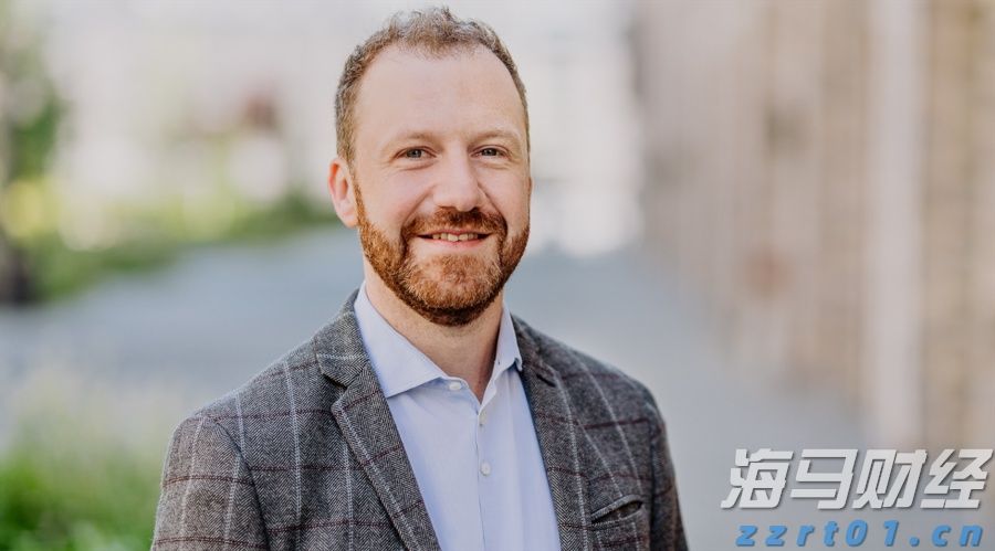 珠海市香洲区建设工程质量安全事务中心安监员钟东军接受监察调查