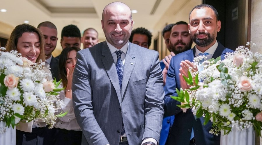 杰富瑞重估加拿大管道巨头：Enbridge (ENB.US)获升评级至“买入” 彭比纳管道(PBA.US)遭降级