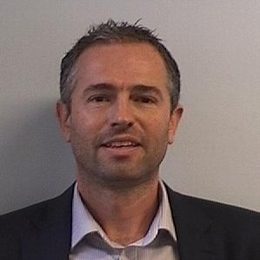 2025中国平安“妈妈的针线活”年度焕新计划在深启动